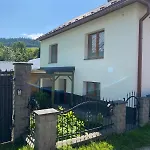 Cozy House With Garden, Gazebo And Barbecue 度假居