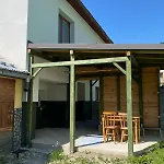 Cozy House With Garden, Gazebo And Barbecue 펜션 Velka Frankova