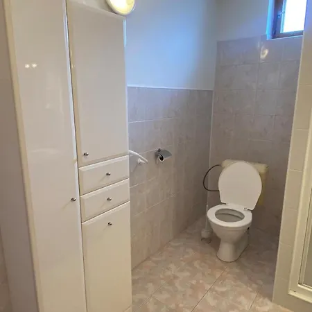 Cozy House With Garden, Gazebo And Barbecue * Velka Frankova