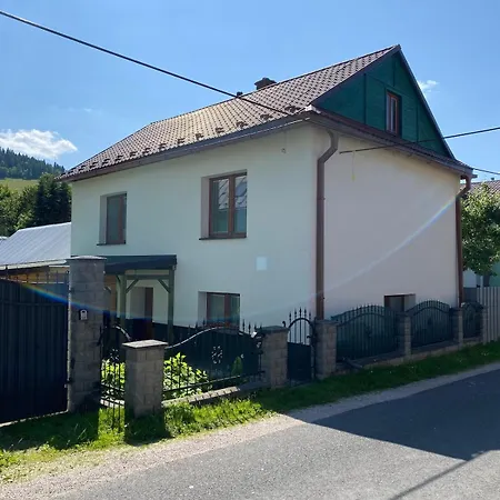 Cozy House With Garden, Gazebo And Barbecue Dovolenkový dom Velka Frankova