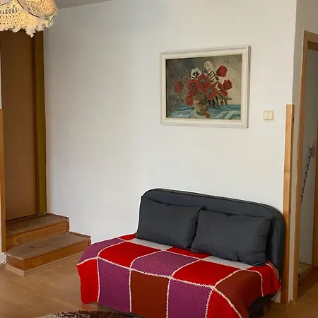 בית נופש Cozy House With Garden, Gazebo And Barbecue