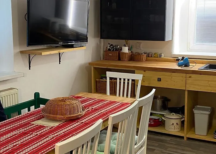 Dovolenkový dom Cozy House With Garden, Gazebo And Barbecue Velka Frankova