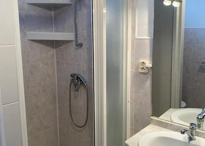 Dovolenkový dom Cozy House With Garden, Gazebo And Barbecue