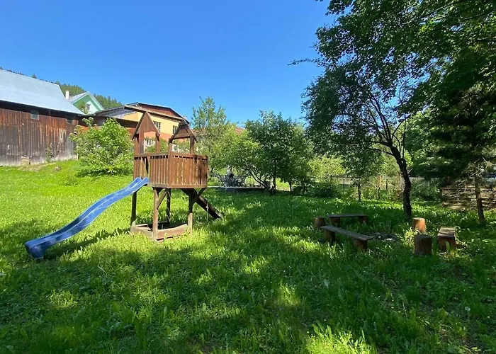 Cozy House With Garden, Gazebo And Barbecue Dovolenkový dom Velka Frankova