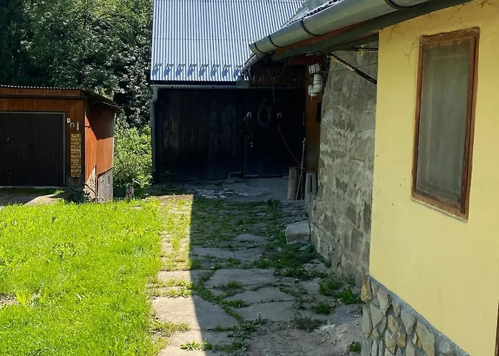 Dovolenkový dom Cozy House With Garden, Gazebo And Barbecue Velka Frankova