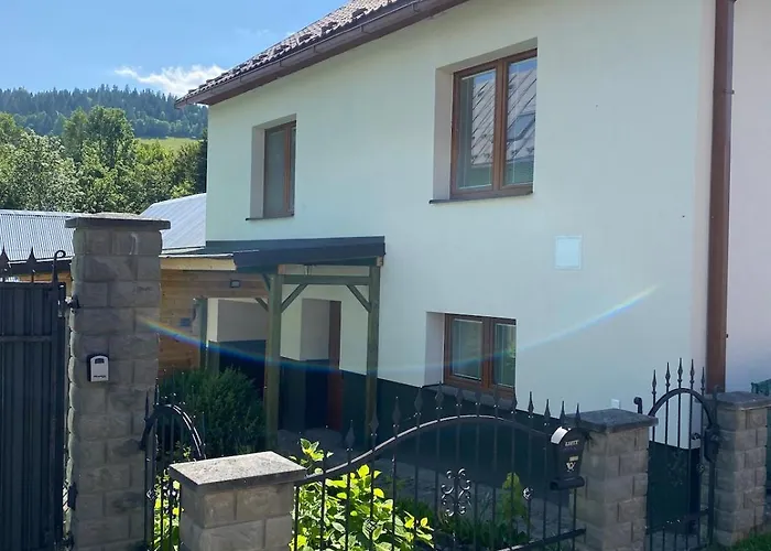 Cozy House With Garden, Gazebo And Barbecue Semesterbostad