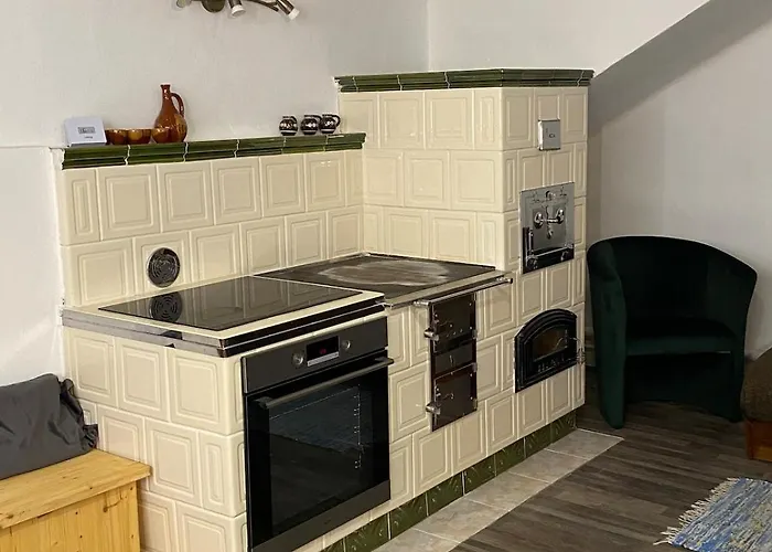 Semesterbostad Cozy House With Garden, Gazebo And Barbecue