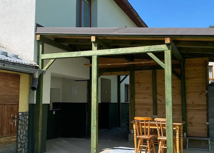 Cozy House With Garden, Gazebo And Barbecue Semesterbostad Velka Frankova