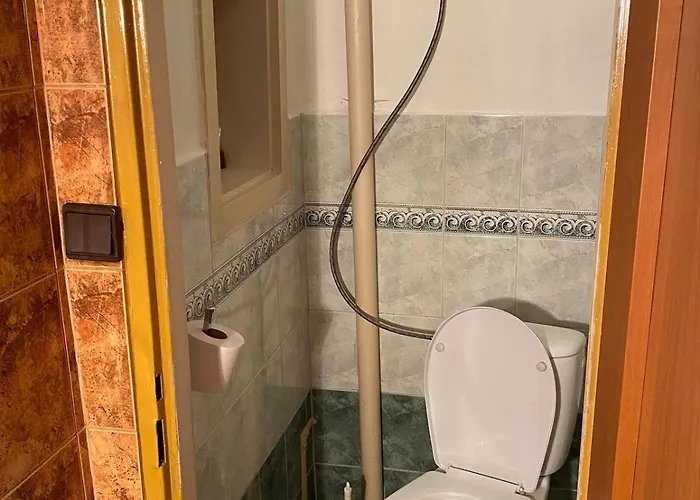 Semesterbostad Cozy House With Garden, Gazebo And Barbecue